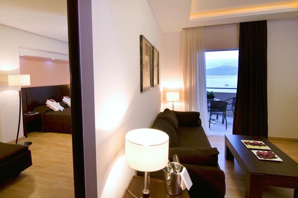 Flisvos Hotel Nafpaktos Zewnętrze zdjęcie